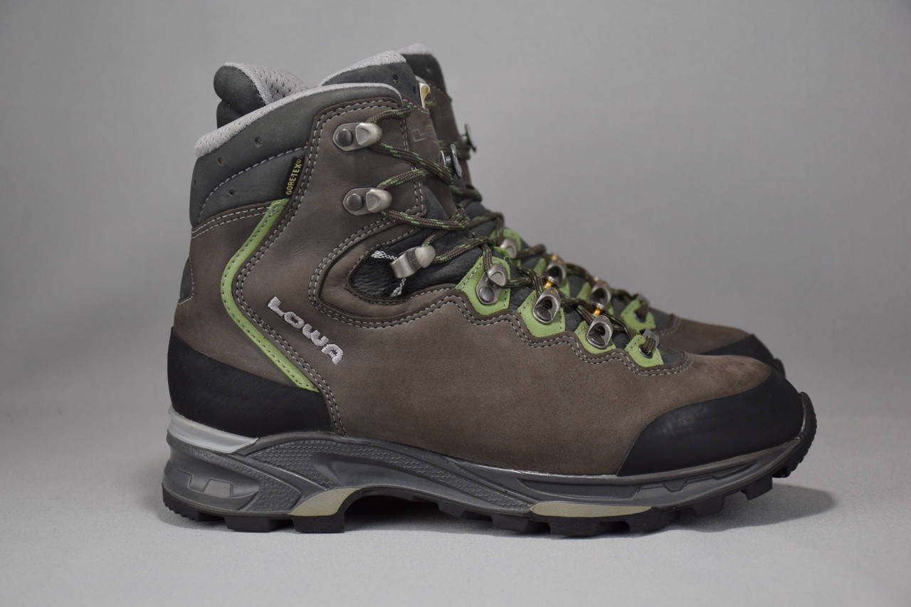 Lowa Mauria GTX Gore-Tex ботинки трекинговые непромокаемые. Германия. Оригинал. 41 р./26.2 см., Хаки
Lowa Mauria GTX Gore-Tex ботинки трекинговые непромокаемые. Германия. Оригинал. 41 р./26.2 см., Хаки