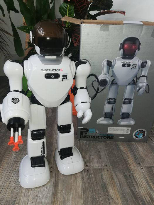 Интерактивный детский робот на радиоуправлении 803 стреляет,говорит на английском,свет,звук,программы, Белый 
Интерактивный детский робот на радиоуправлении 803 стреляет,говорит на английском,свет,звук,программы, Белый