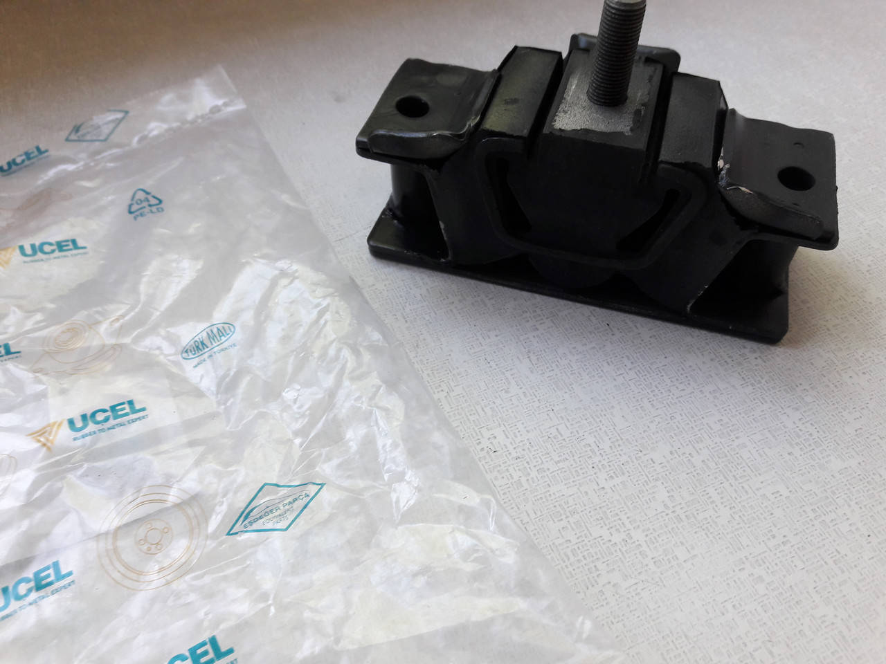 Подушка двигателя левая на Fiat Ducato 230, Peugeot Boxer, Citroen Jumper (94-02), 1307908080, 182718
Подушка двигателя левая на Fiat Ducato 230, Peugeot Boxer, Citroen Jumper (94-02), 1307908080, 182718