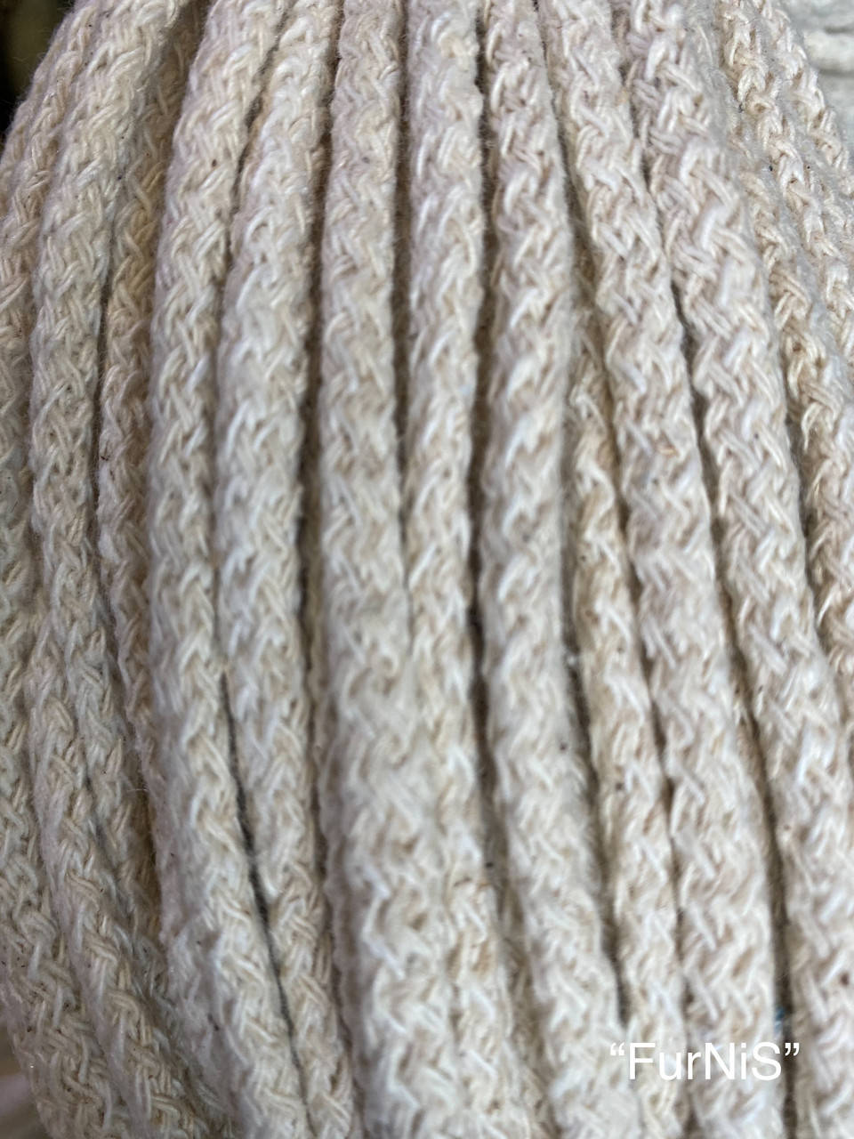 Шнур ХБ круглый 5мм/100м (молоко)
Шнур ХБ круглый 5мм/100м (молоко)