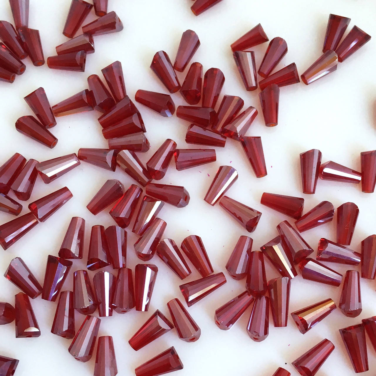 Хрустальные бусины. Конус. Размер: 4х8 мм. Красный с АБ. 1 шт.
Хрустальные бусины. Конус. Размер: 4х8 мм. Красный с АБ. 1 шт.