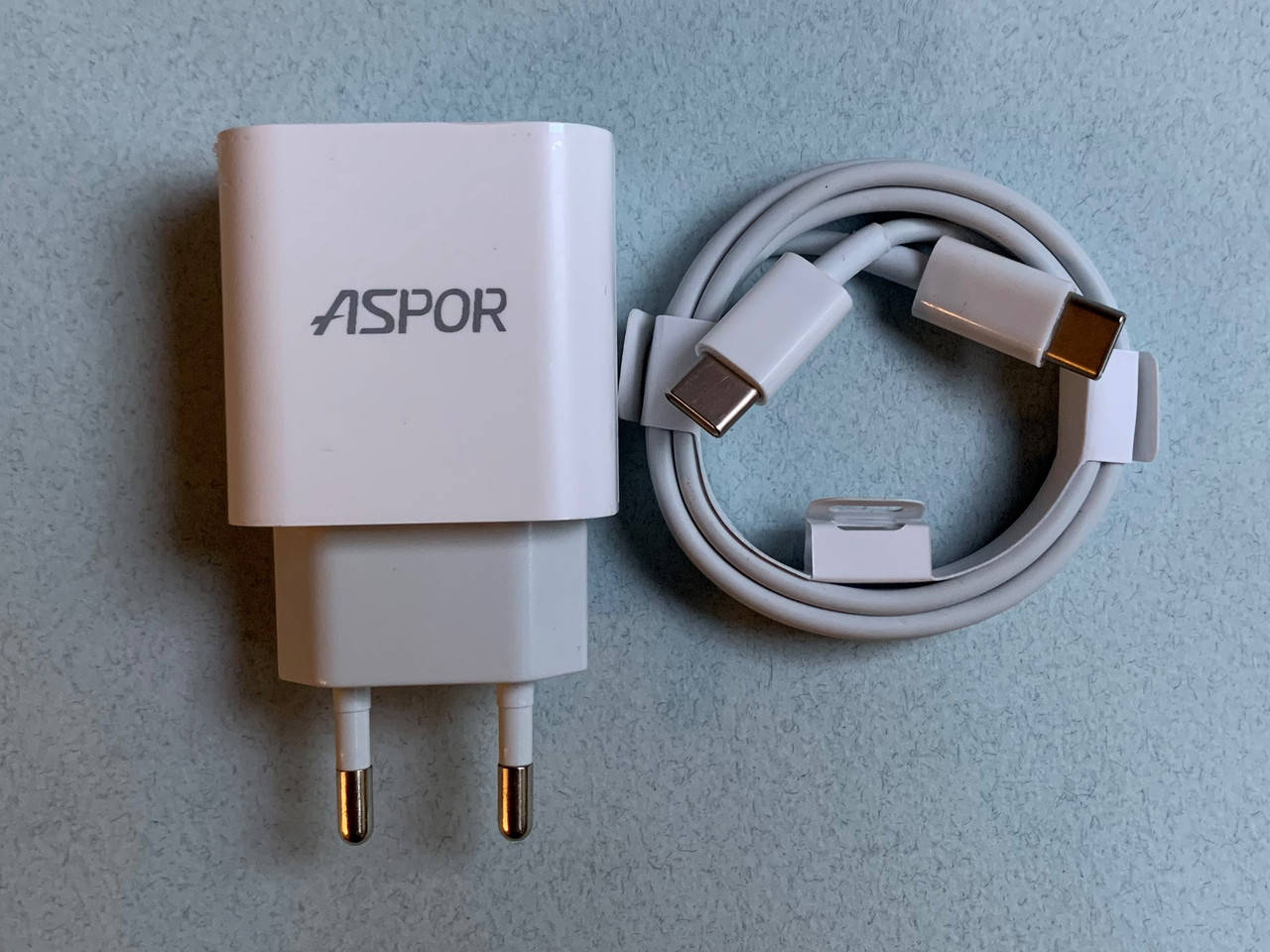ASPOR Quick Charger A846 быстрая зарядка стандарта Power Delivery Type C белая 18W c кабелем Type C - Type C., Белый
ASPOR Quick Charger A846 быстрая зарядка стандарта Power Delivery Type C белая 18W c кабелем Type C - Type C., Белый