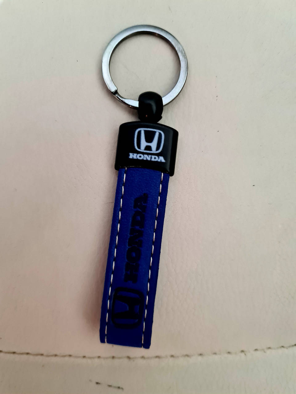 Брелок автомобильный кожанный для ключей Хонда Honda синий !Качество! Турция! Брелок для ключей авто
Брелок автомобильный кожанный для ключей Хонда Honda синий !Качество! Турция! Брелок для ключей авто