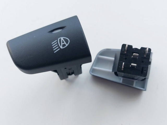 Кнопка выключения автоматического освещения 1118 993.3710-07.149Артикул/код РЛ 2838
Кнопка выключения автоматического освещения 1118 993.3710-07.149Артикул/код РЛ 2838