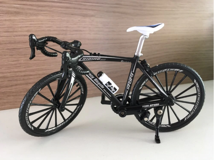 Bike Die-Cast, модель велосипеда, металлическая, фингербайк 1:10 масштаб, чёрный цвет., Черный
Bike Die-Cast, модель велосипеда, металлическая, фингербайк 1:10 масштаб, чёрный цвет., Черный