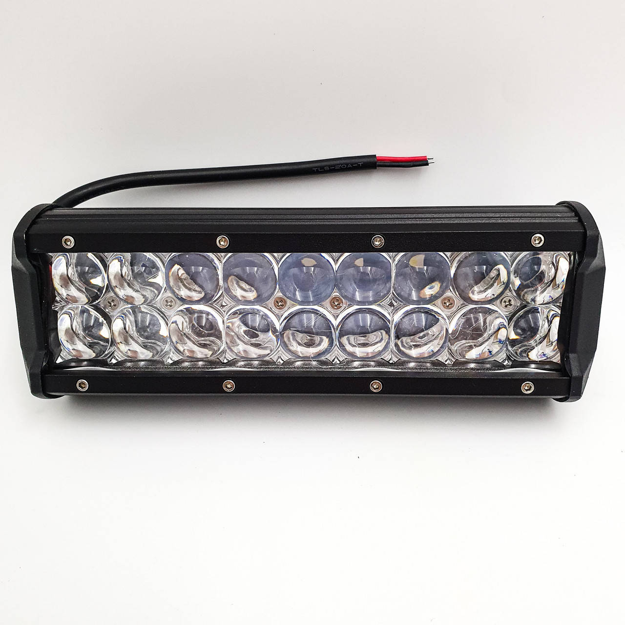Авто фара LED балка люстра на крышу или бампер машины 18 LED 12В 54Вт влагозащищенный металлический корпус, Белый
Авто фара LED балка люстра на крышу или бампер машины 18 LED 12В 54Вт влагозащищенный металлический корпус, Белый