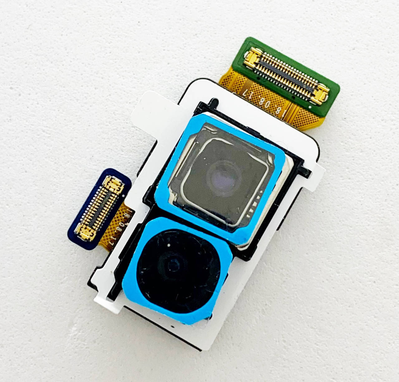 Камера для Samsung G970F Galaxy S10e, двойная, 12MP + 16MP, основная (большая), на шлейфе
Камера для Samsung G970F Galaxy S10e, двойная, 12MP + 16MP, основная (большая), на шлейфе