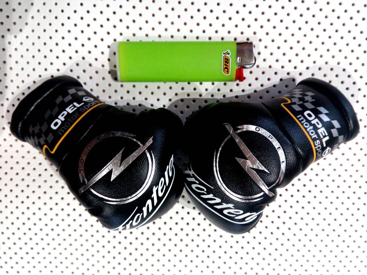 Подвеска боксерские перчатки 00170 
Подвеска боксерские перчатки 00170