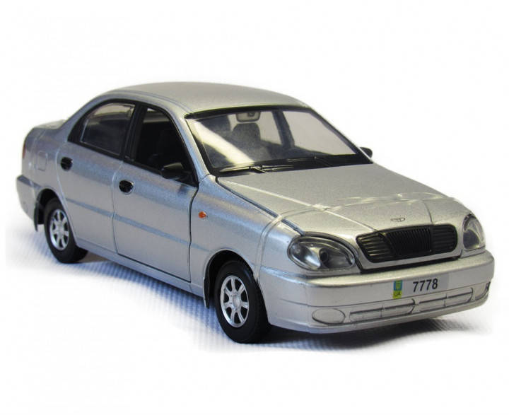 Машинка Ланос металлическая Автопром 7778 Daewoo Lanos, Свет,Звук, Открываются капот, багажник, двери.
Машинка Ланос металлическая Автопром 7778 Daewoo Lanos, Свет,Звук, Открываются капот, багажник, двери.