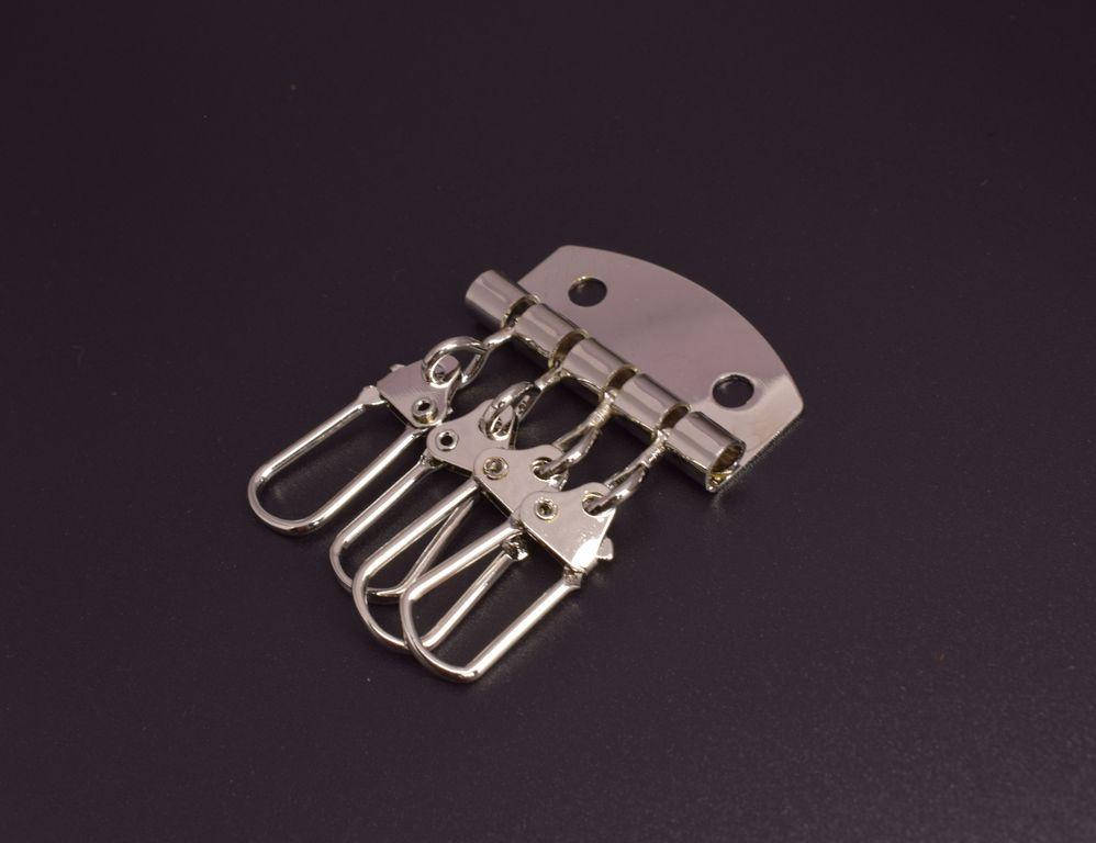 Ключница на 4 карабина, никель
Ключница на 4 карабина, никель