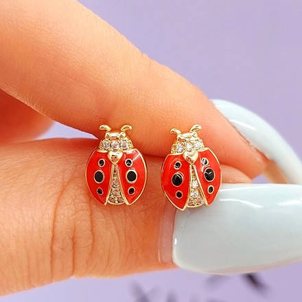Серьги гвоздики божья коровка золотые с камнями, женские/детские сережки божья коровка под золото бижутерия
Серьги гвоздики божья коровка золотые с камнями, женские/детские сережки божья коровка под золото бижутерия