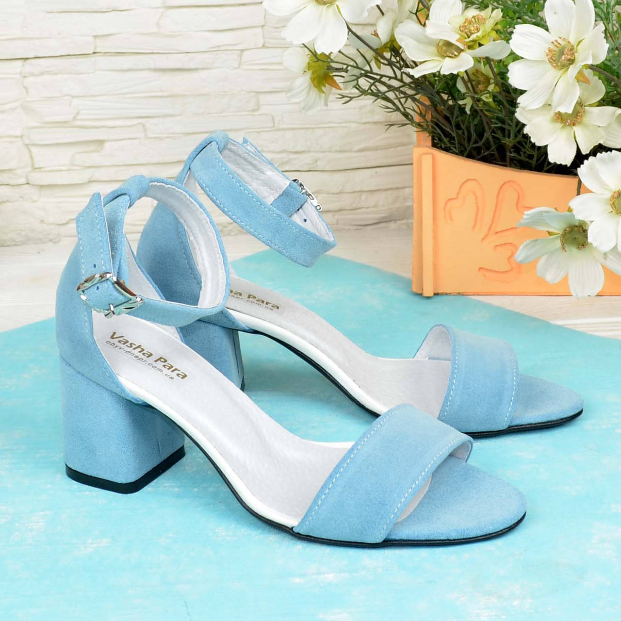 Босоножки женские замшевые на устойчивом каблуке, цвет голубой 
Босоножки женские замшевые на устойчивом каблуке, цвет голубой