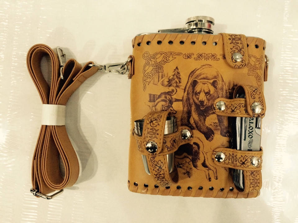 Фляга в искусственной коже " Охота " 17,5*14*7,5 (9852)
Фляга в искусственной коже " Охота " 17,5*14*7,5 (9852)