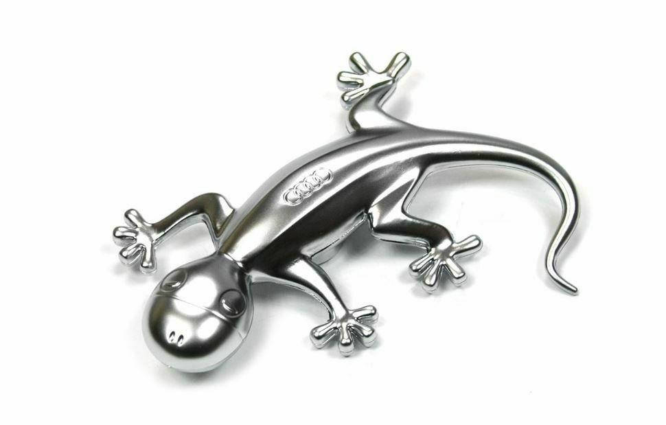 Оригинальная алюминиевая фигурка геккона в салон Audi Design Gecko Aluminium (80A087000)
Оригинальная алюминиевая фигурка геккона в салон Audi Design Gecko Aluminium (80A087000)