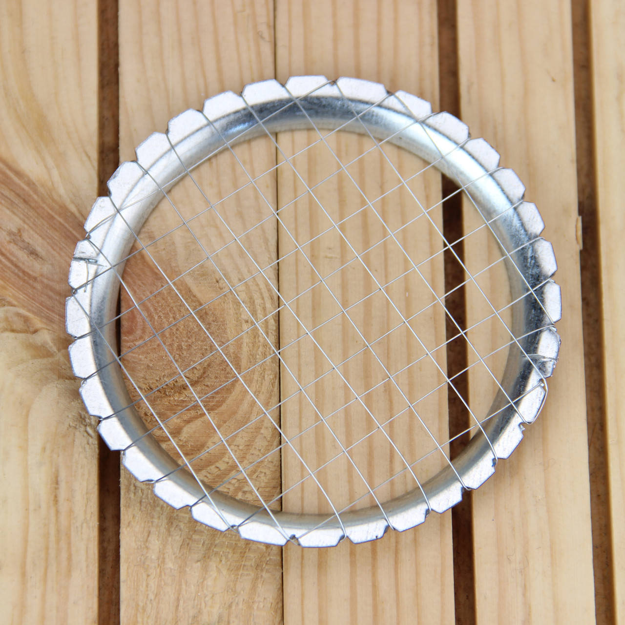 Яйцерезка овощерезка на банку металлическая
Яйцерезка овощерезка на банку металлическая