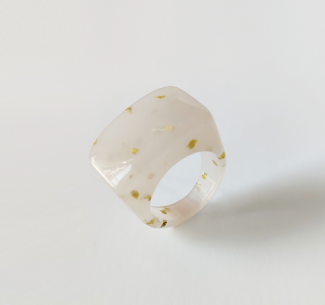 Кольцо Женское City-A Акриловое Бежевое Размер 17.5 Перстень из Пластика Смолы Акрила №3286
Кольцо Женское City-A Акриловое Бежевое Размер 17.5 Перстень из Пластика Смолы Акрила №3286