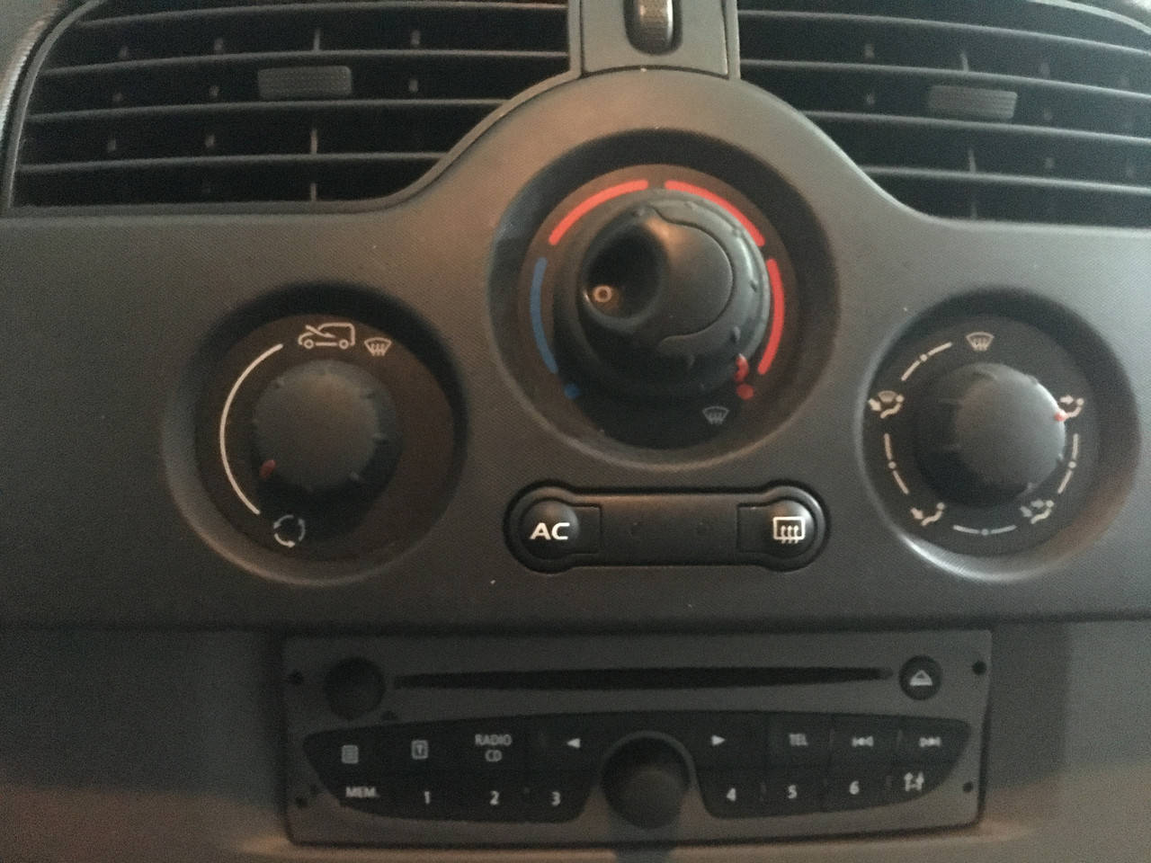 Б/у Регулятор оборотов вентилятора печки Renault Kangoo 1,5 DCI Рено Кенго Канго Кангу 2008-2017 г.г.
Б/у Регулятор оборотов вентилятора печки Renault Kangoo 1,5 DCI Рено Кенго Канго Кангу 2008-2017 г.г.