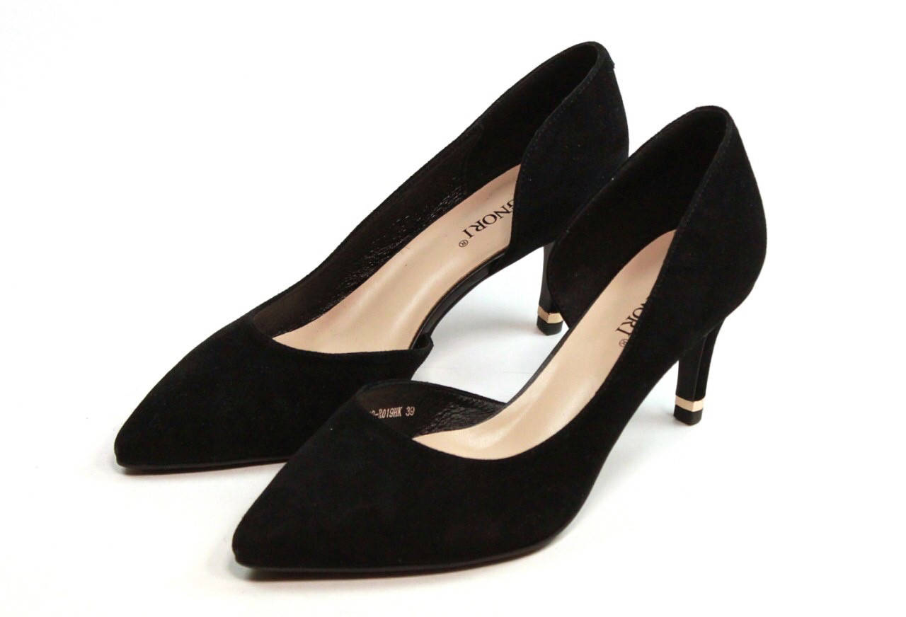 Туфли женские Magnori S359-20-R019HK 39, Черный
Туфли женские Magnori S359-20-R019HK 39, Черный