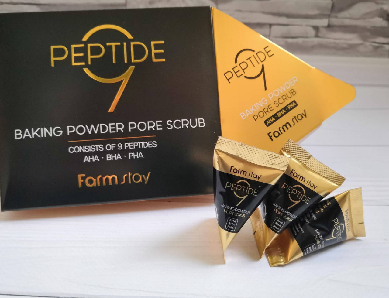 Скраб с пептидным комплексом и аминокислотами FarmStay Peptide 9 Baking Powder Pore Scrub
Скраб с пептидным комплексом и аминокислотами FarmStay Peptide 9 Baking Powder Pore Scrub