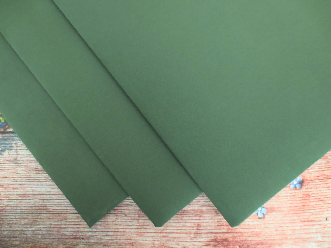 Фоамиран ТЕМНО-ТЕМНО ЗЕЛЕНЫЙ, 60x70 см, 0,8-1,2мм., Иран
Фоамиран ТЕМНО-ТЕМНО ЗЕЛЕНЫЙ, 60x70 см, 0,8-1,2мм., Иран