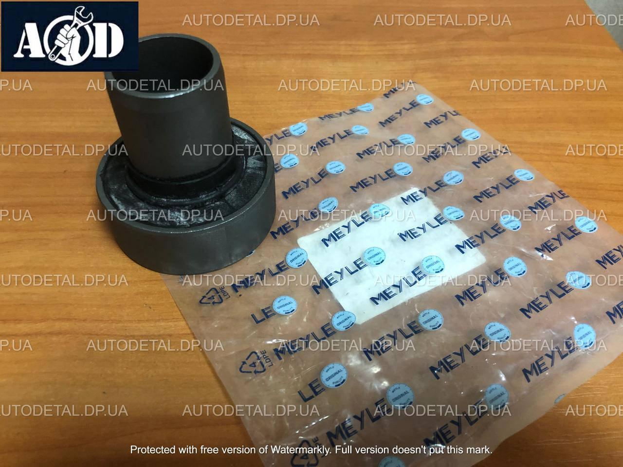Сайлентблок задней балки Renault Kangoo 1997-->2008 Meyle (Германия) 16-14 710 0004 
Сайлентблок задней балки Renault Kangoo 1997-->2008 Meyle (Германия) 16-14 710 0004
