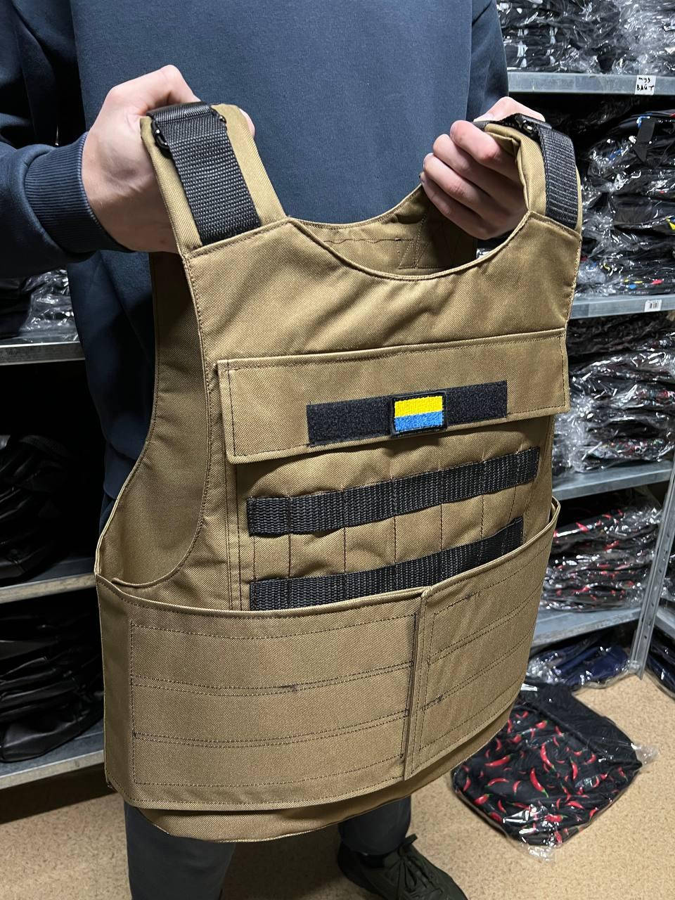 Разгрузочные жилет Чохол плитоноска под брони плиты Жилет тактический военный кайот (без плит)
Разгрузочные жилет Чохол плитоноска под брони плиты Жилет тактический военный кайот (без плит)