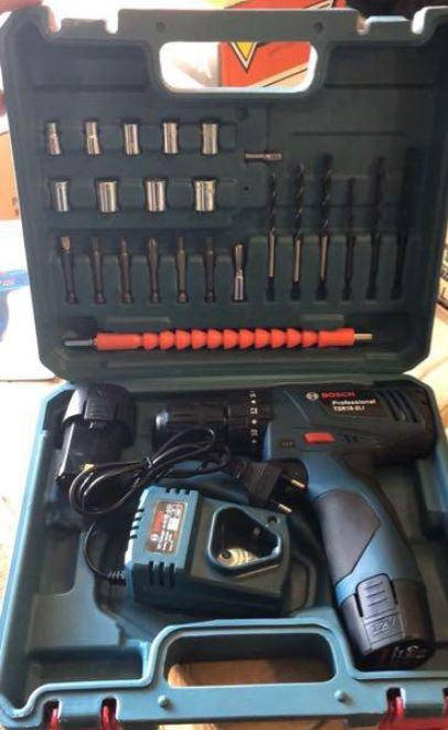 Ударный шуруповерт Bosch TSR12-2LI 12V 3Ah Li-Ion с набором бит, сверл, головок, гибкий вал
Ударный шуруповерт Bosch TSR12-2LI 12V 3Ah Li-Ion с набором бит, сверл, головок, гибкий вал