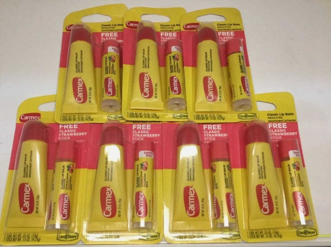 Набор Carmex Classic lip balm + Strawberry stick Оригинал тюбик + Клубника помадка 2 шт.
Набор Carmex Classic lip balm + Strawberry stick Оригинал тюбик + Клубника помадка 2 шт.