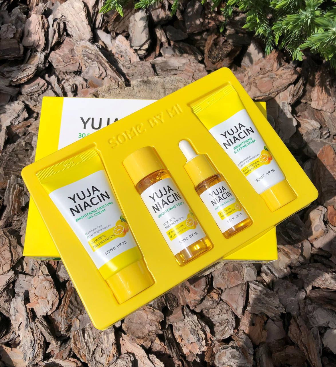 Набор для выравнивания тона кожи с юдзу Some By Mi Yuja Niacin 30 Days Brightening Starter Kit
Набор для выравнивания тона кожи с юдзу Some By Mi Yuja Niacin 30 Days Brightening Starter Kit