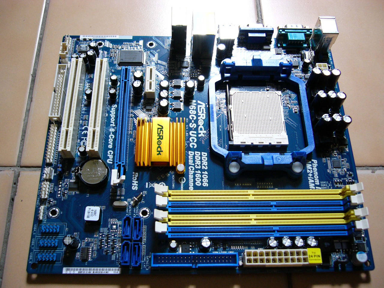 Плата под AMD SAM3 Am2+ ASRock n68c-s UCC на DDR3 и DDR2 ОДНОВРЕМЕН Поним ЛЮБЫЕ 2-6 ЯДЕР ПРОЦЫ до PHENOM II X6
Плата под AMD SAM3 Am2+ ASRock n68c-s UCC на DDR3 и DDR2 ОДНОВРЕМЕН Поним ЛЮБЫЕ 2-6 ЯДЕР ПРОЦЫ до PHENOM II X6
