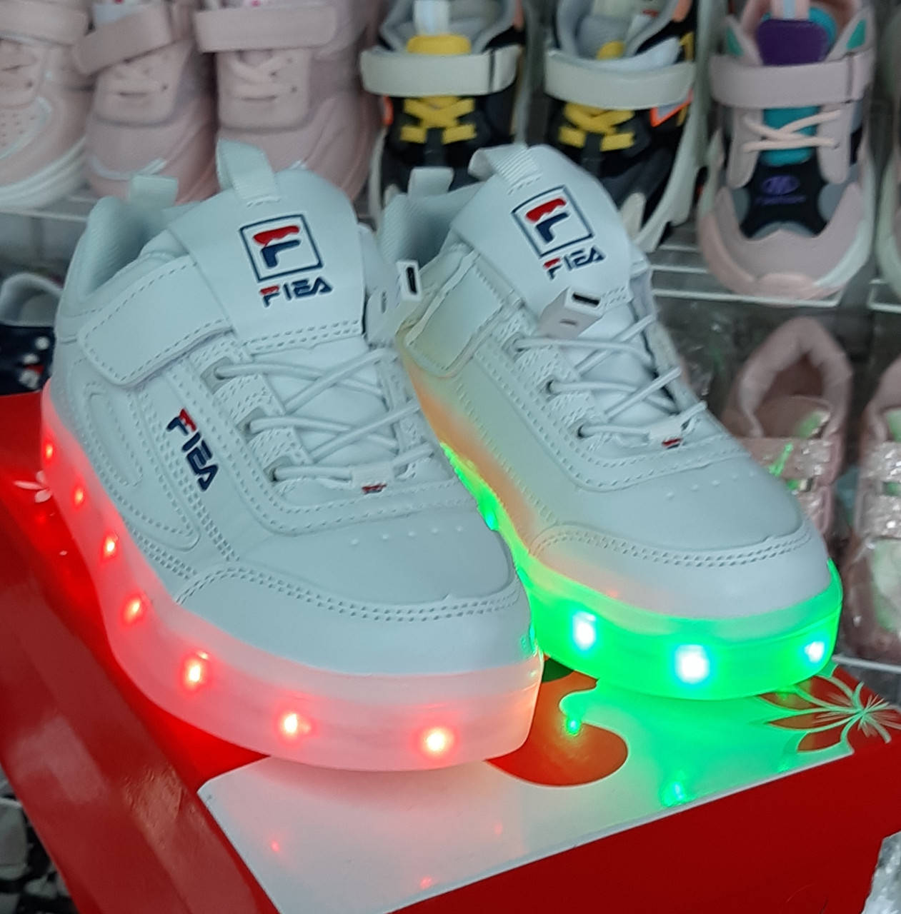 Белые кроссовки LED подсветка светящиеся детские 27(17),29(18,3)30(19)31(19,5)запас 1 см
Белые кроссовки LED подсветка светящиеся детские 27(17),29(18,3)30(19)31(19,5)запас 1 см