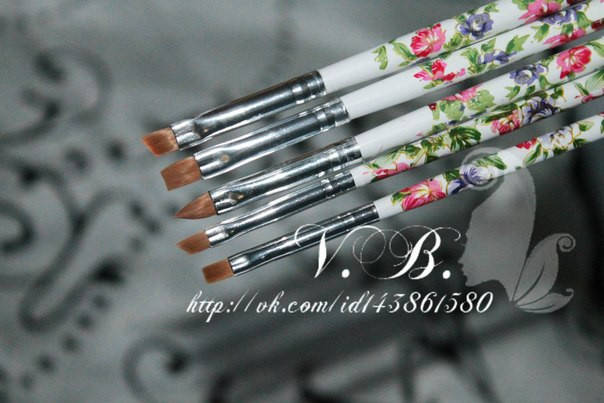 Набор кистей для дизайна и китайской росписи(нейлон) 5 шт. цветная ручка,белая.
Набор кистей для дизайна и китайской росписи(нейлон) 5 шт. цветная ручка,белая.