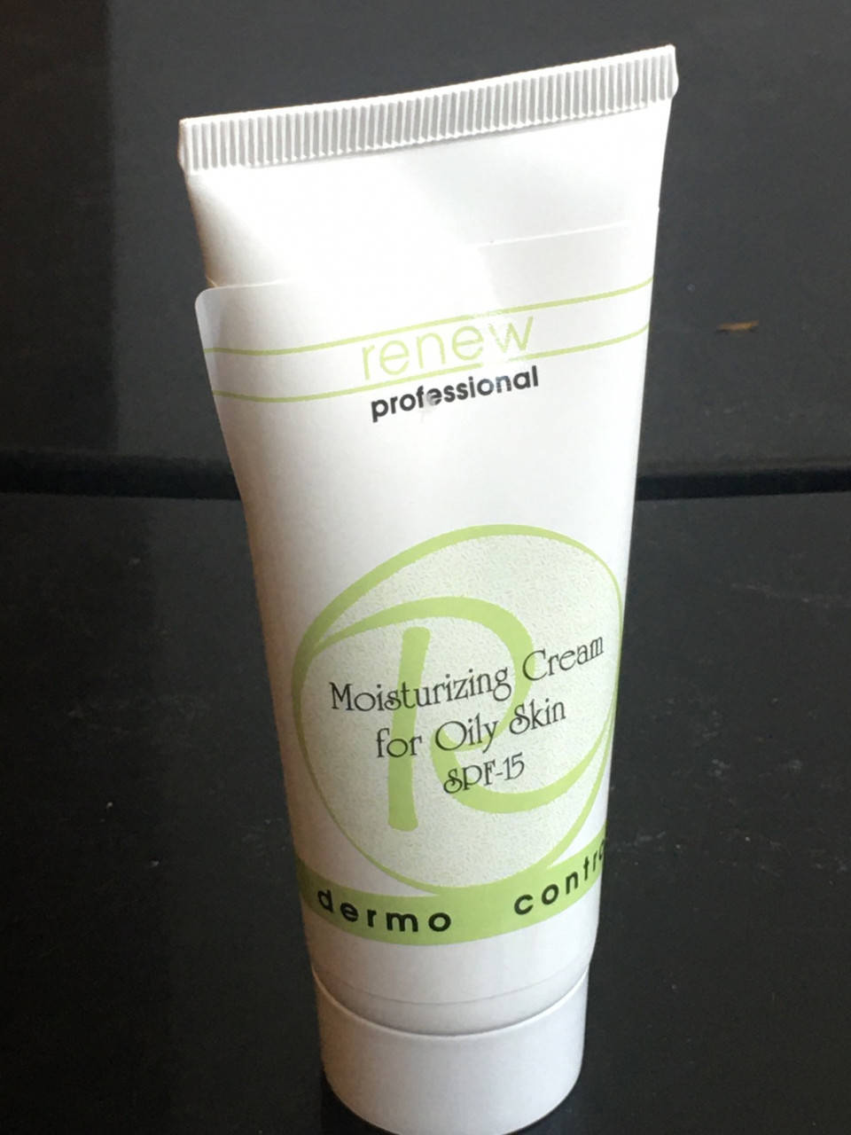 Увлажняющий крем для жирной кожи лица Renew Dermo Control Moisturizing Cream For Oily Skin Spf-15
Увлажняющий крем для жирной кожи лица Renew Dermo Control Moisturizing Cream For Oily Skin Spf-15