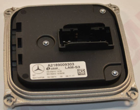 Оригинальный б/у A2189009303 LAM-S3 светодиодный модуль управления фарами MERCEDES-BENZ 16-14 CLA GLA
Оригинальный б/у A2189009303 LAM-S3 светодиодный модуль управления фарами MERCEDES-BENZ 16-14 CLA GLA