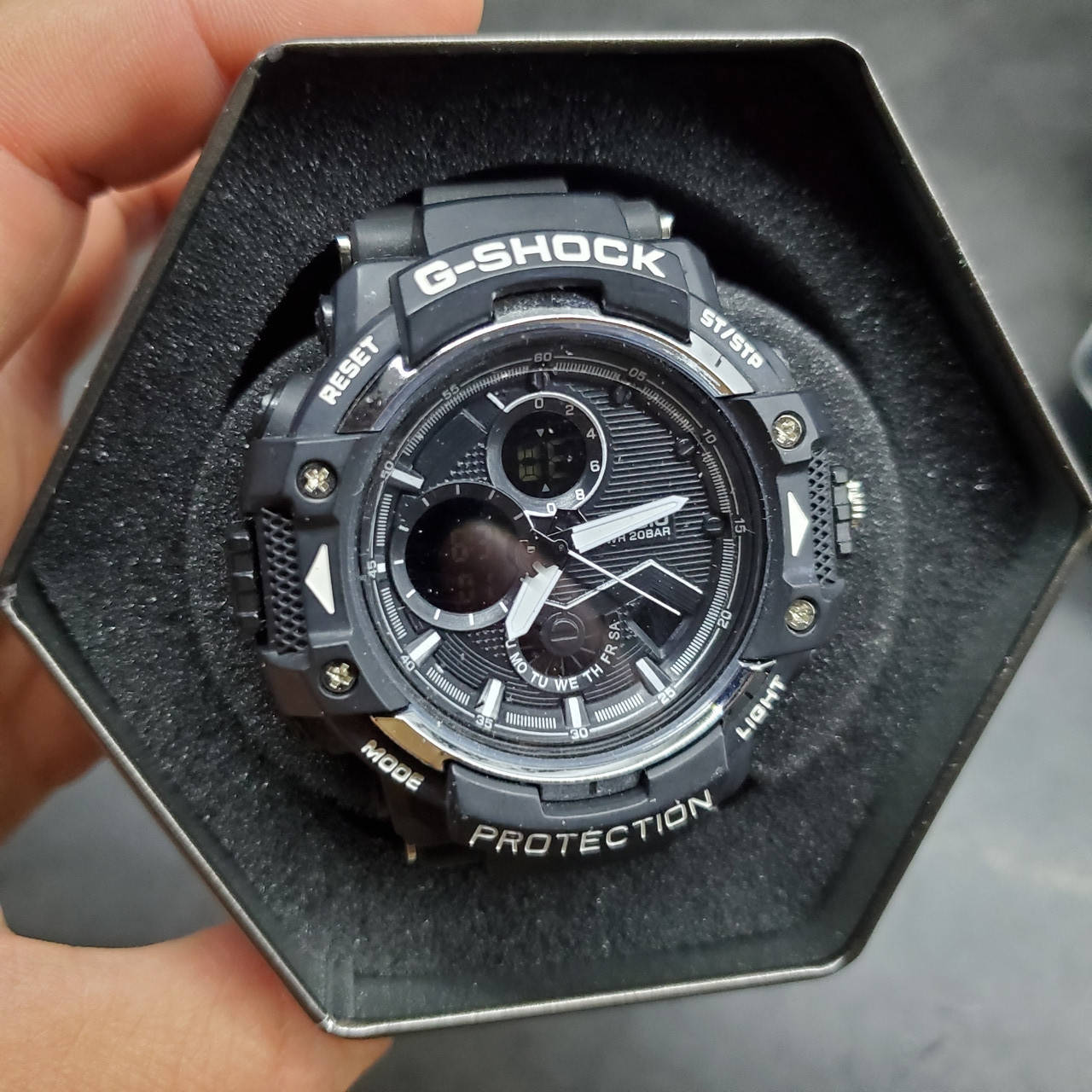 Спортивные часы Casio G-Shock противоударные водонепроницаемые часы джишок черно серые 
Спортивные часы Casio G-Shock противоударные водонепроницаемые часы джишок черно серые
