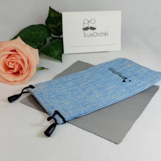 Мягкий чехол-мешочек с салфеткой для очков голубой 
Мягкий чехол-мешочек с салфеткой для очков голубой
