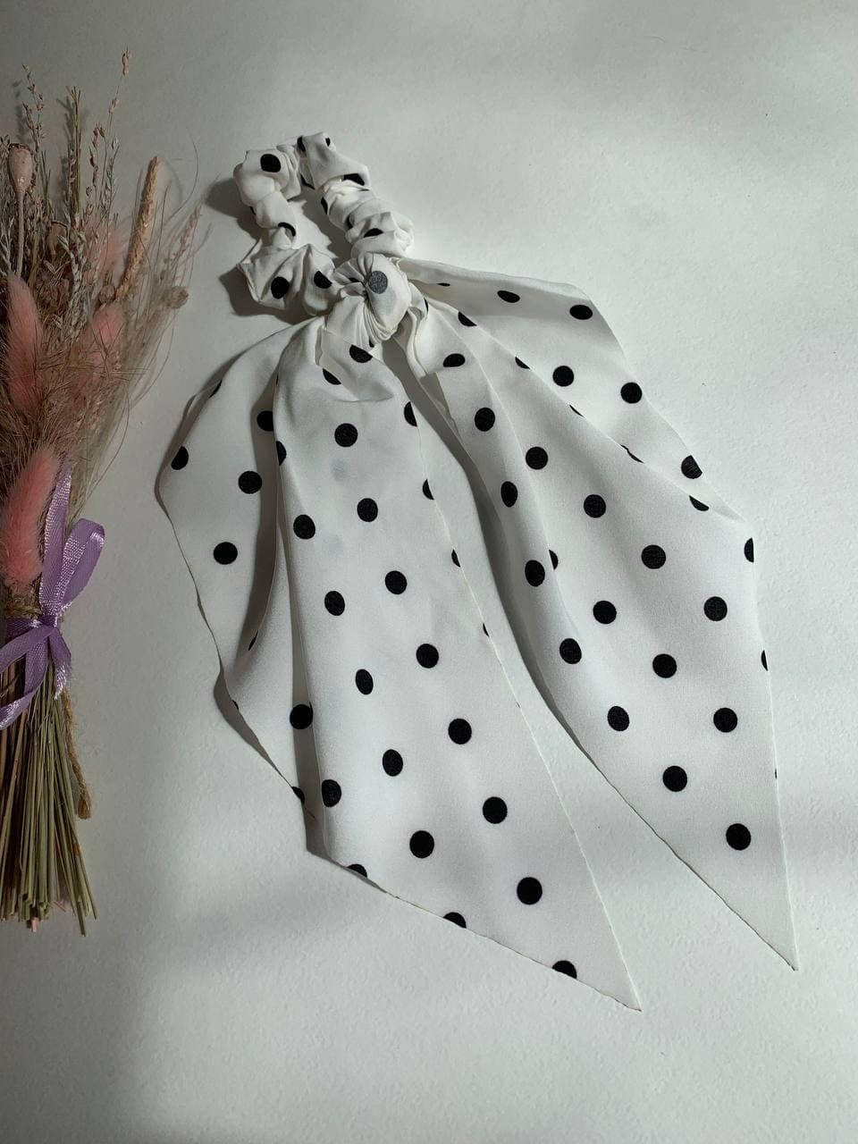 Резинка твилли белая с лентой в горошек, твилли женская с хвостиками, Белый
Резинка твилли белая с лентой в горошек, твилли женская с хвостиками, Белый