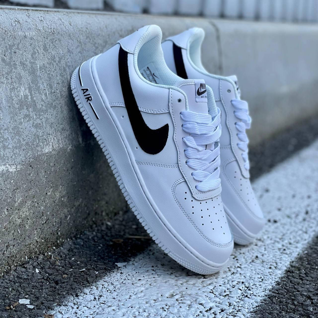 Мужские кроссовки Nike Air Force 1 07 Low White Black Logo (белые с чёрным) низкие повседневные кроссы AF001, Черно-белый
Мужские кроссовки Nike Air Force 1 07 Low White Black Logo (белые с чёрным) низкие повседневные кроссы AF001, Черно-белый