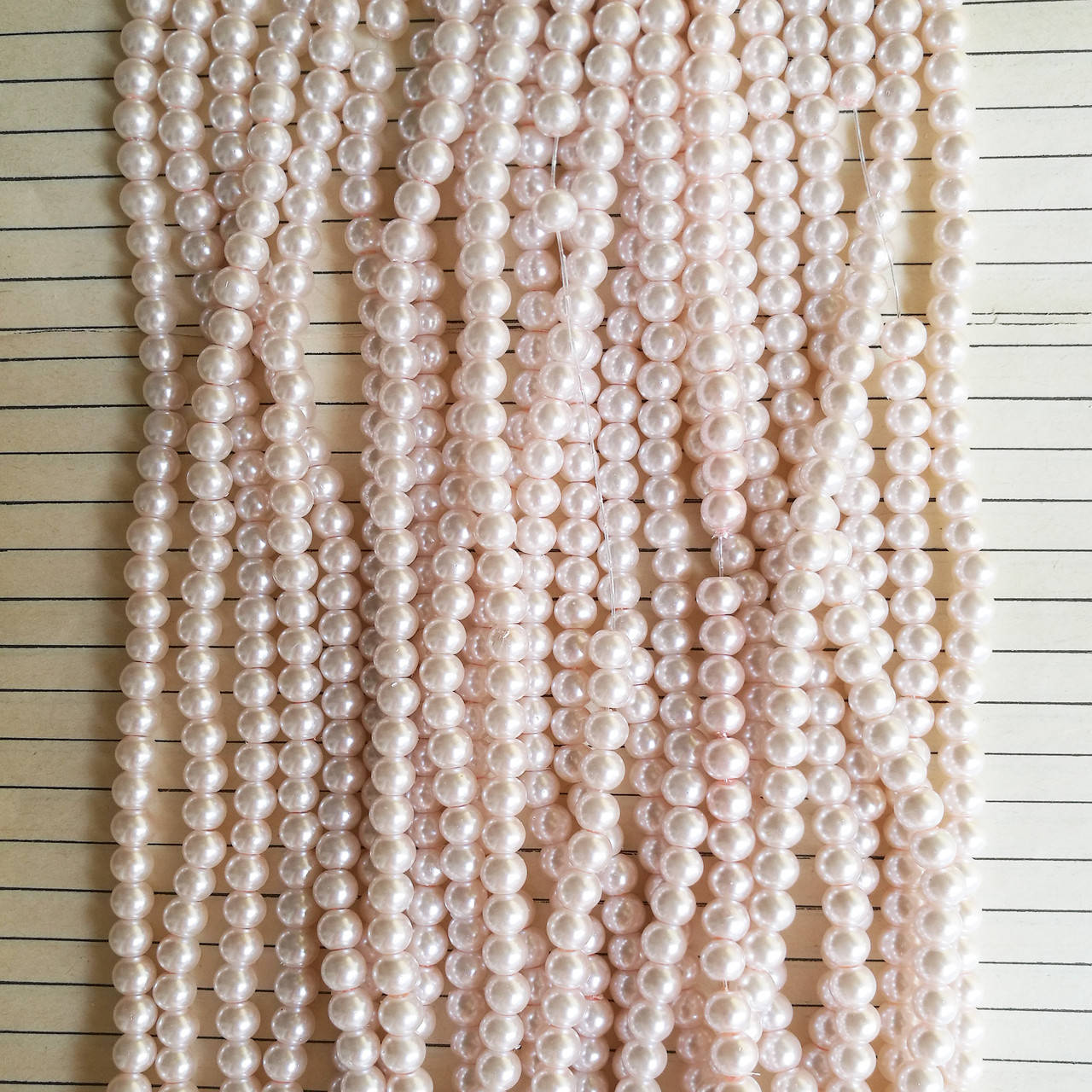 Керамічні намистини, світло рожеві 8 мм 
Керамічні намистини, світло рожеві 8 мм