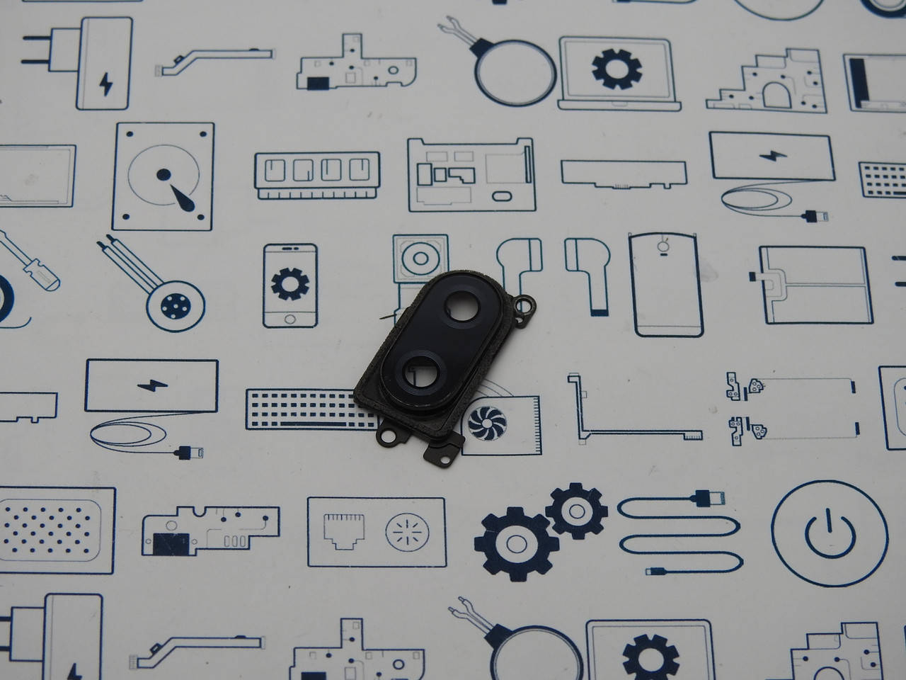 Стекло камеры в корпусе Xiaomi Mi8 Lite Сервисный оригинал с разборки, Разные цвета 
Стекло камеры в корпусе Xiaomi Mi8 Lite Сервисный оригинал с разборки, Разные цвета