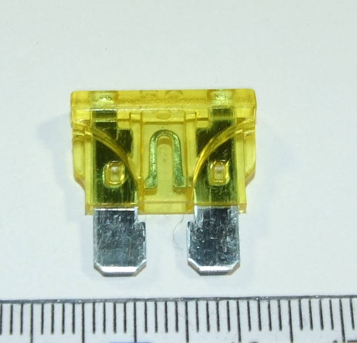 F007 FUSE 20A Желтый Предохранитель автомобильный средний medium ножевого типа - автопредохранители
F007 FUSE 20A Желтый Предохранитель автомобильный средний medium ножевого типа - автопредохранители