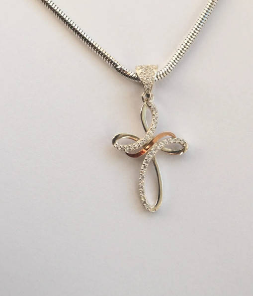 Серебряный крестик c золотыми вставками - женский нательный крестик
Серебряный крестик c золотыми вставками - женский нательный крестик