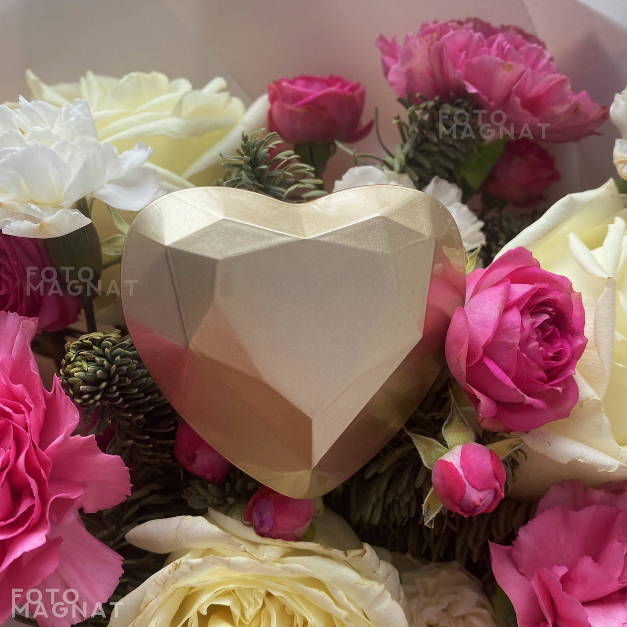 Коробочка для кольца с подсветкой Glow Heart - Футляр шкатулка для предложения или свадьбы Золотистый глянец
Коробочка для кольца с подсветкой Glow Heart - Футляр шкатулка для предложения или свадьбы Золотистый глянец