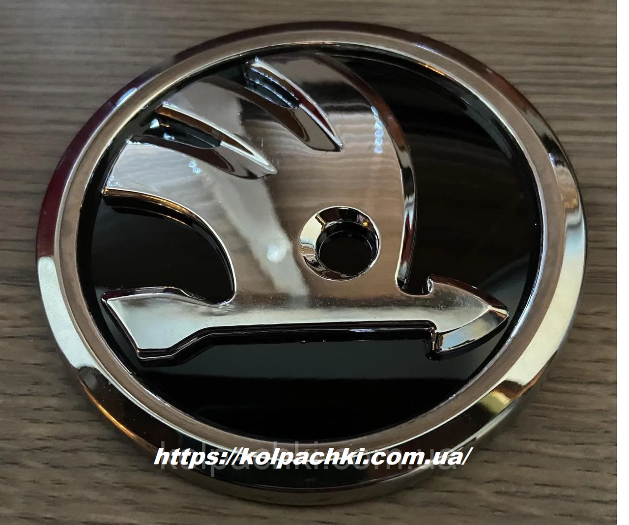 Эмблема знак Skoda (Шкода) 89 мм значок new Octavia Tour, A5,Fabia,Rapid, Superb 5JA8536872ZZ
Эмблема знак Skoda (Шкода) 89 мм значок new Octavia Tour, A5,Fabia,Rapid, Superb 5JA8536872ZZ