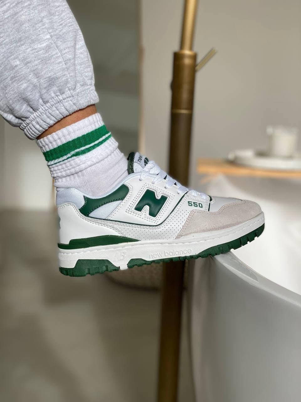 Кроссовки женские New Balance 550 Green белые с зеленым модные удобные новые 38, Зелёный
Кроссовки женские New Balance 550 Green белые с зеленым модные удобные новые 38, Зелёный