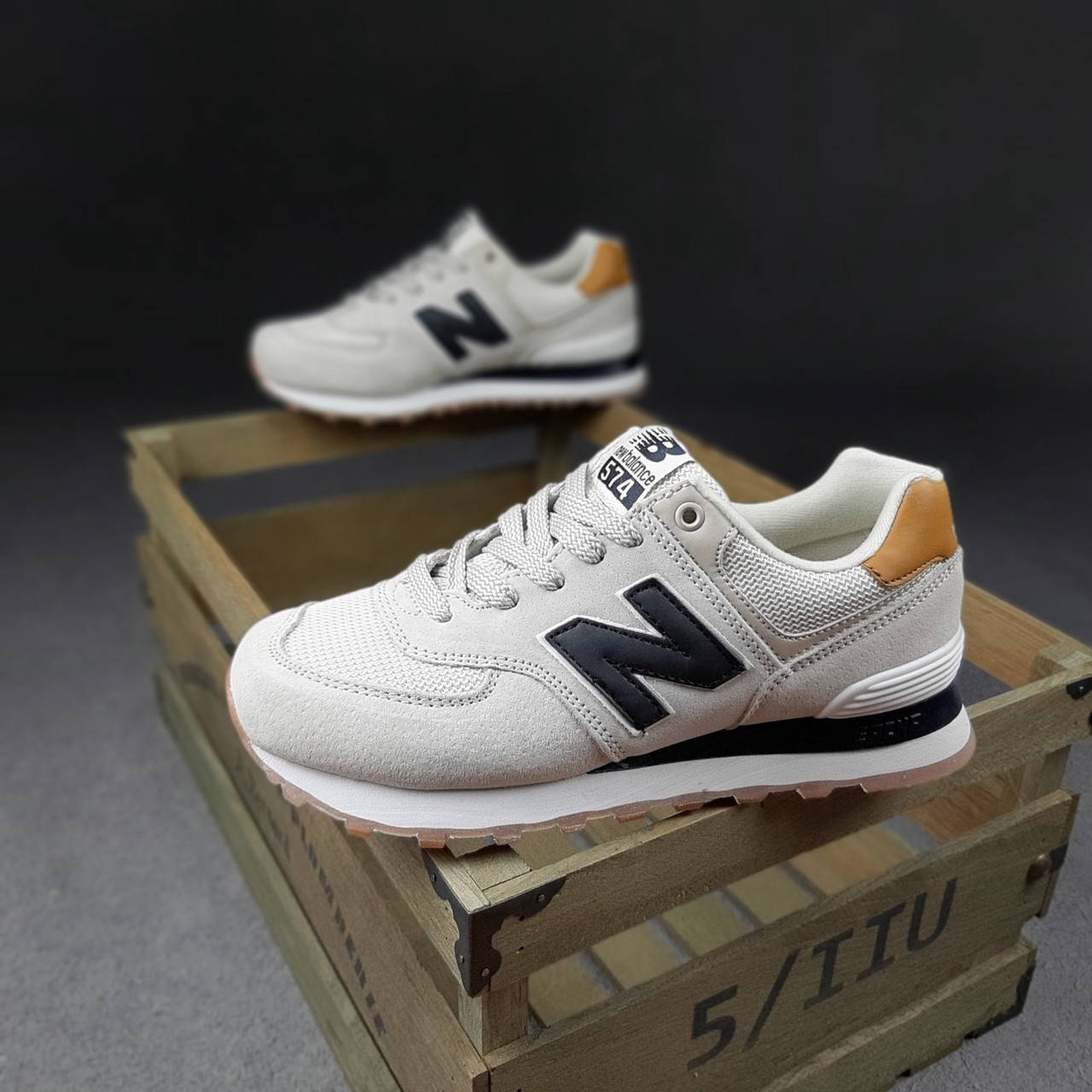 New Balance женские весна/лето/осень серые кроссовки на шнурках.Демисезонные женские замшевые кроссы, Серый
New Balance женские весна/лето/осень серые кроссовки на шнурках.Демисезонные женские замшевые кроссы, Серый
