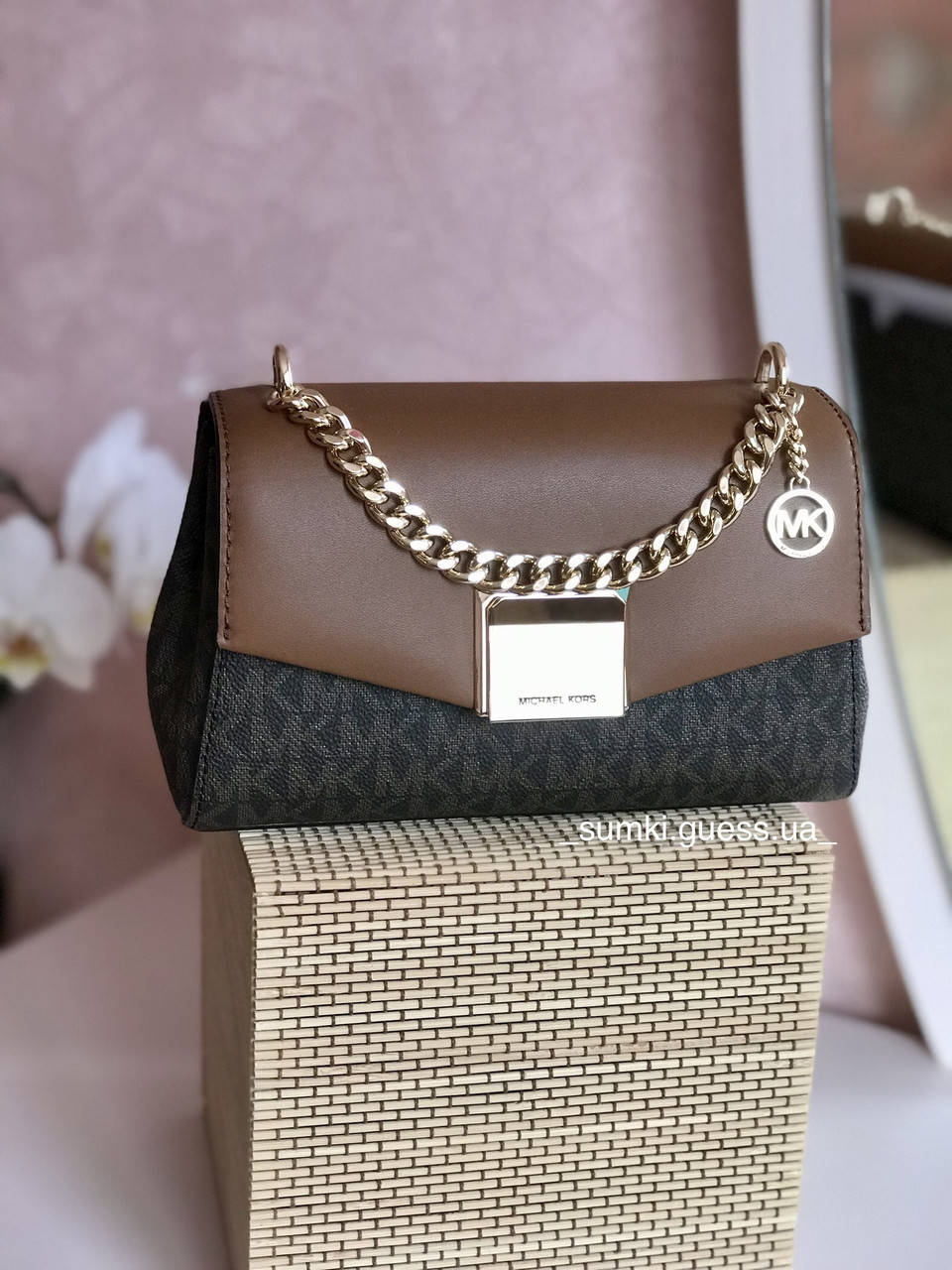 Сумка женская кросс-боди Michael Kors оригинал Lita Small Leather Crossbody Bag коричневая кросс боди, Коричневый
Сумка женская кросс-боди Michael Kors оригинал Lita Small Leather Crossbody Bag коричневая кросс боди, Коричневый