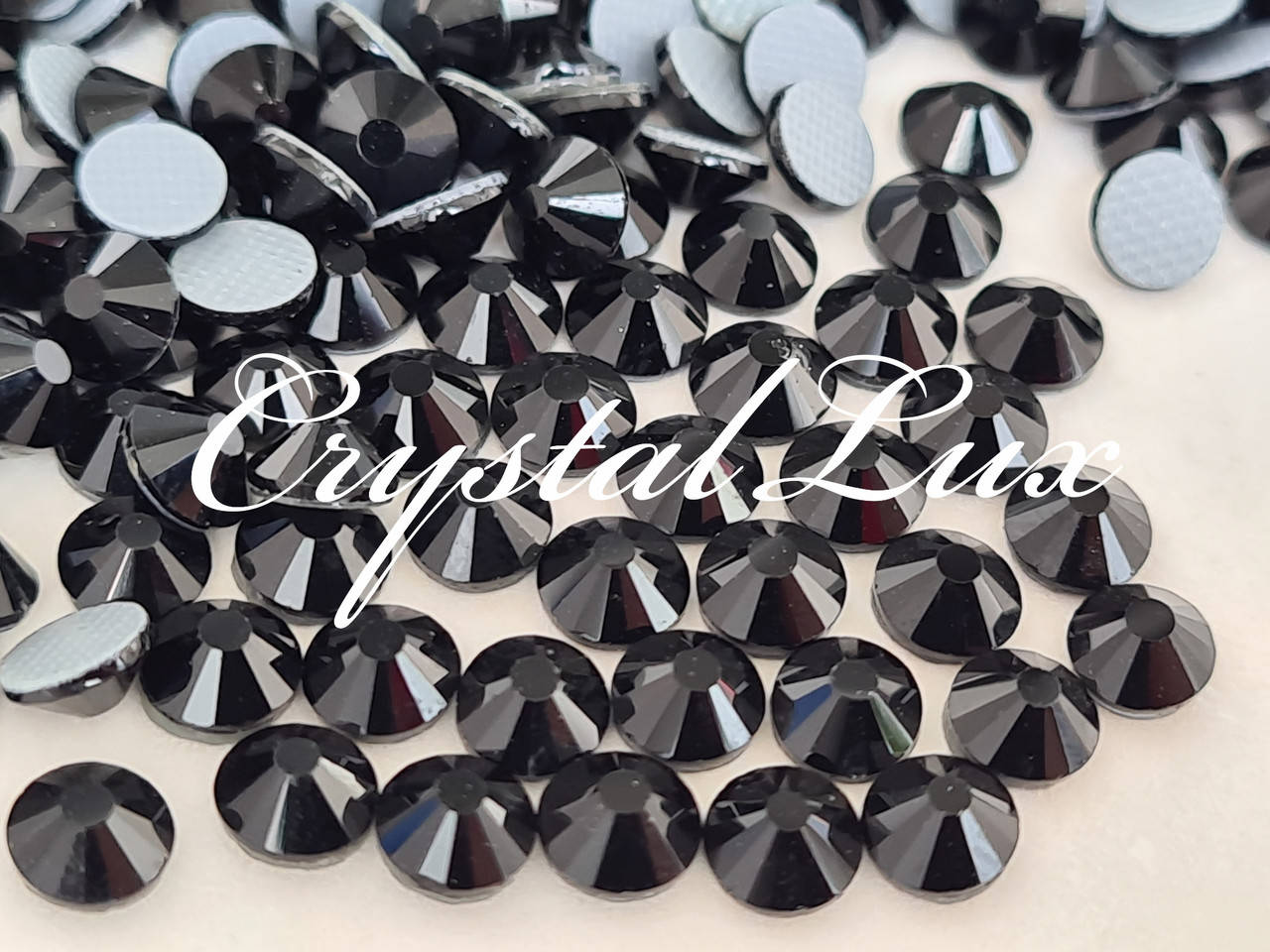 Термо стразы Lux ss16 Jet (4.0mm) 100шт 
Термо стразы Lux ss16 Jet (4.0mm) 100шт