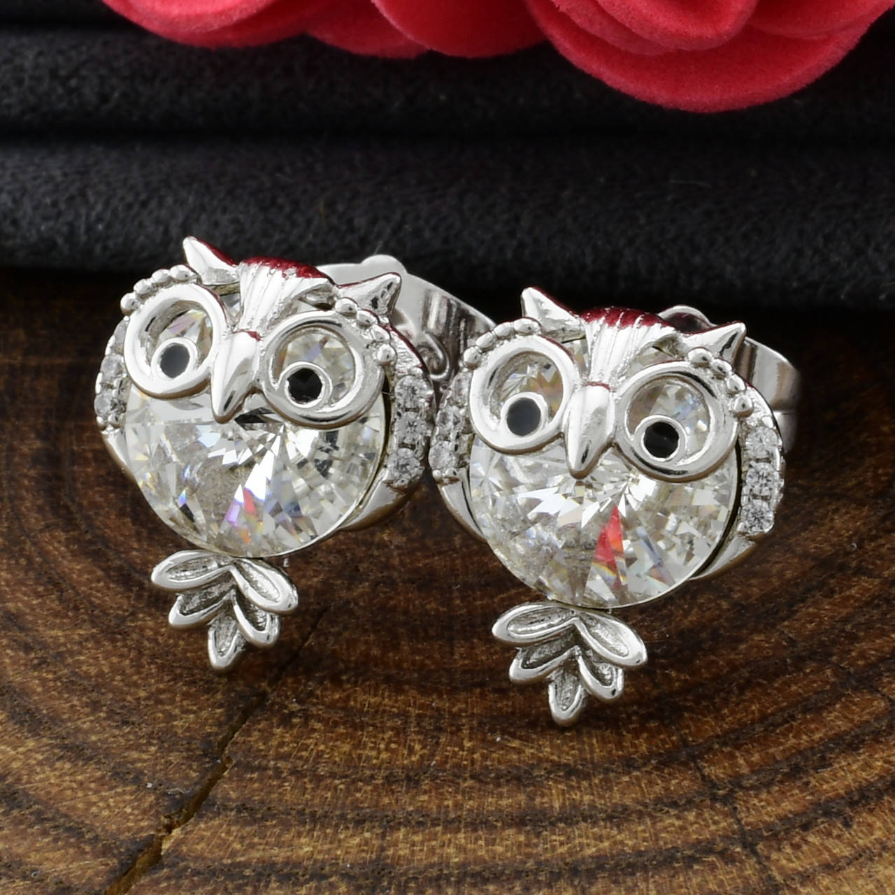 Серьги Xuping с кристаллами Swarovski 27278 размер 14х11 мм вес 2.7 г цвет белый позолота Белое золото
Серьги Xuping с кристаллами Swarovski 27278 размер 14х11 мм вес 2.7 г цвет белый позолота Белое золото