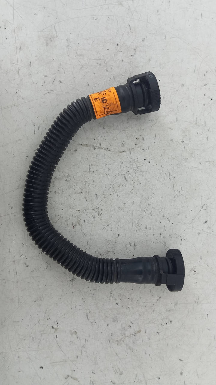 Патрубок картерных газов Volkswagen Passat B6 2.0 TFSI 2005-2010 гг 06F103221E
Патрубок картерных газов Volkswagen Passat B6 2.0 TFSI 2005-2010 гг 06F103221E